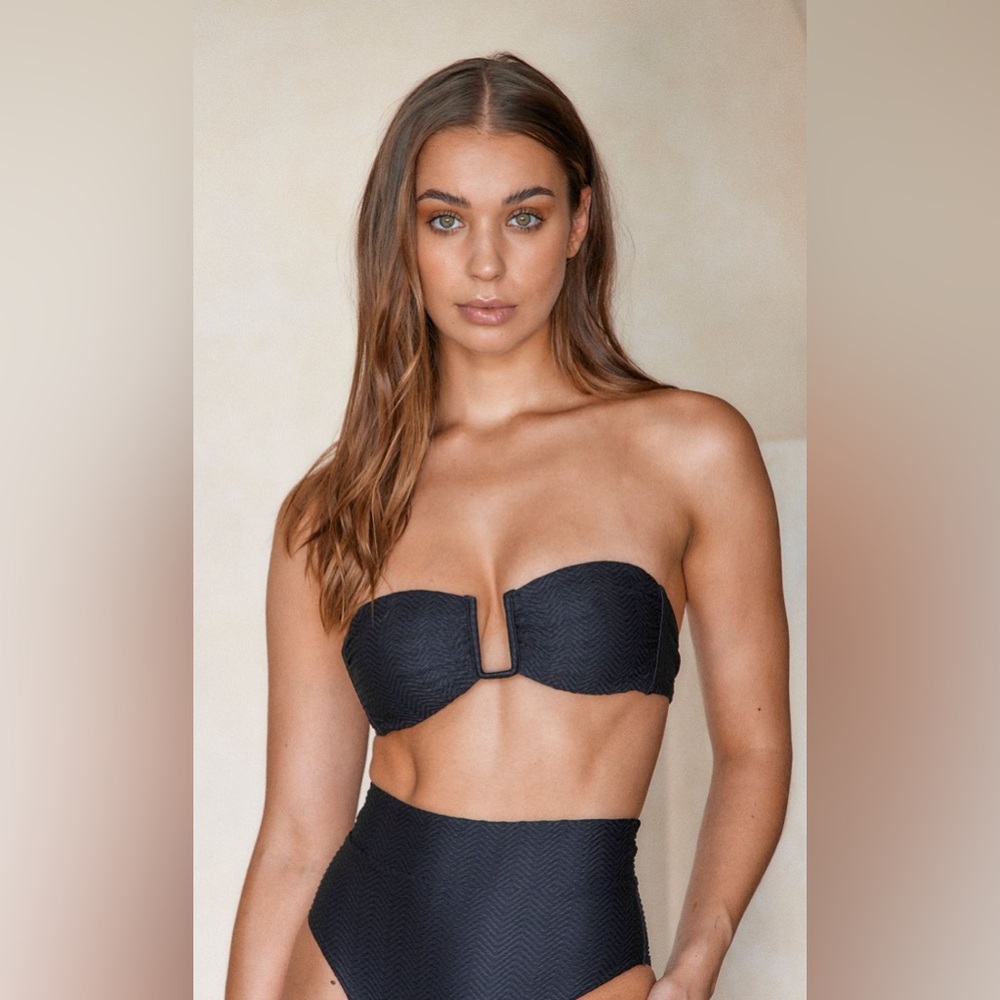 Monday swimwear ST MARTINIQUE BANDEAU - BLACK REC - medium